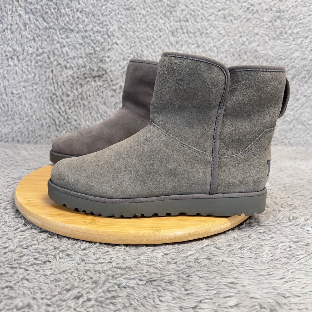 UGG Cory II Boots Gray Suede Shearling Lined Womens Size 7.5 Winter 1125792